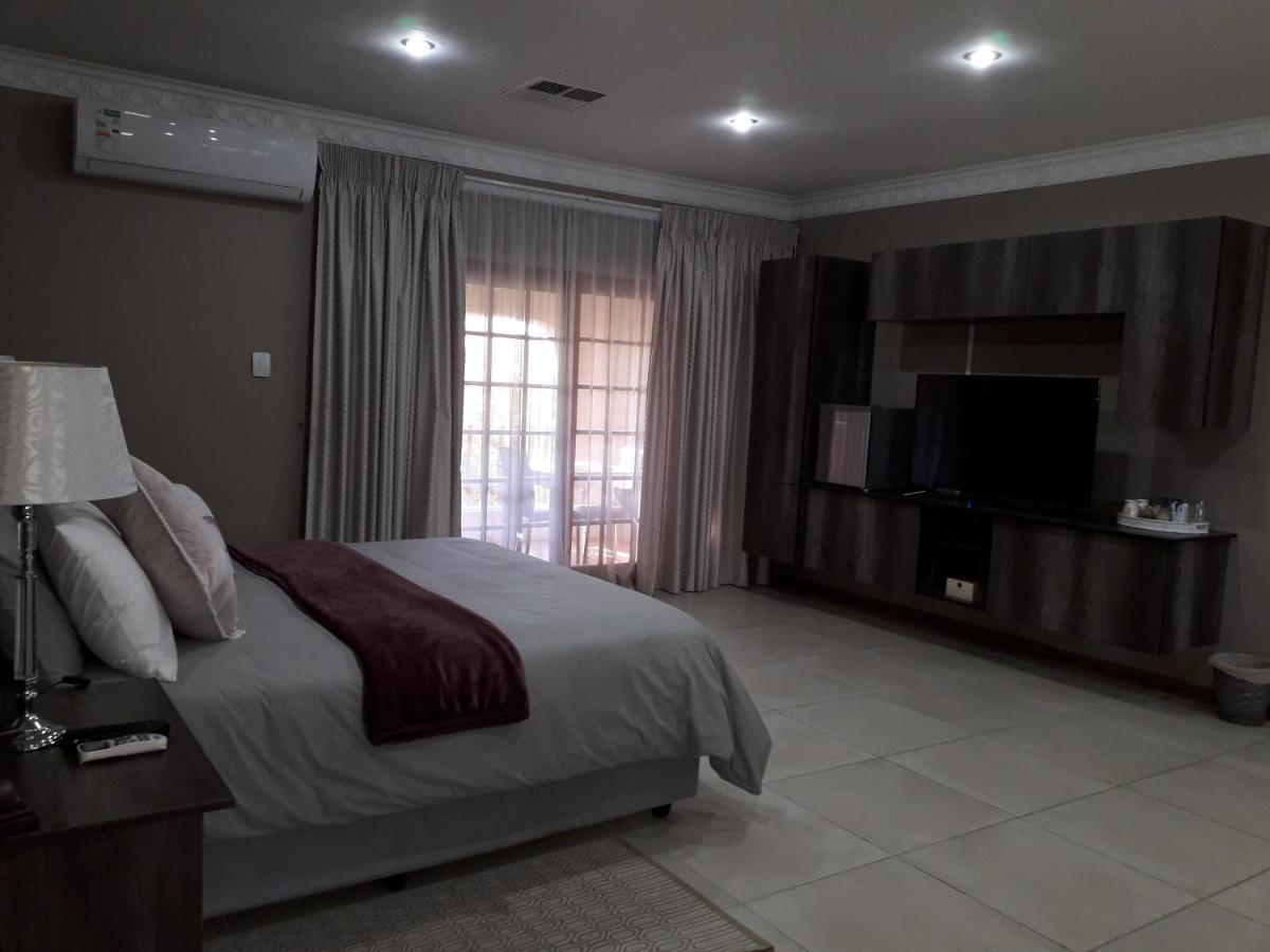 Tuscany Vryburg Экстерьер фото