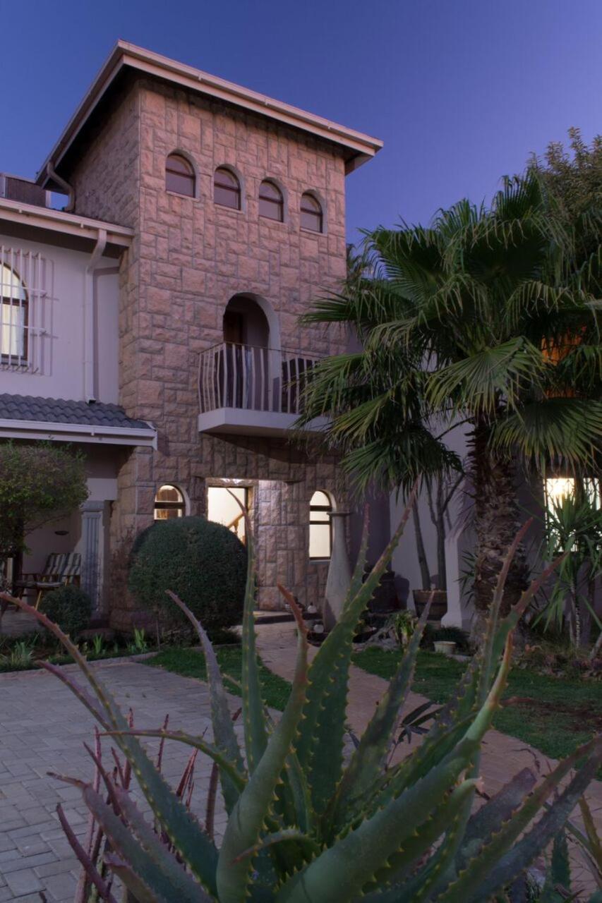Tuscany Vryburg Экстерьер фото