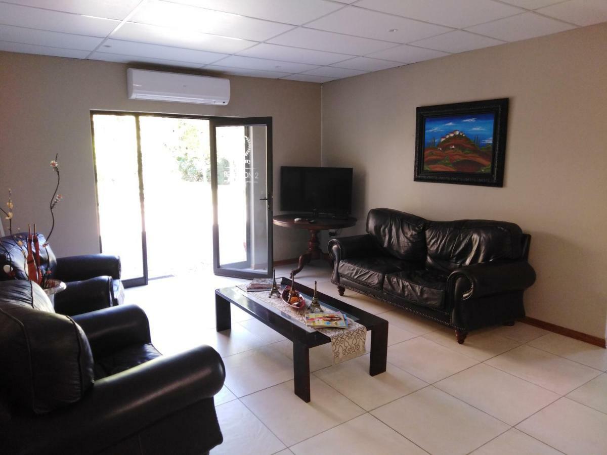 Tuscany Vryburg Экстерьер фото